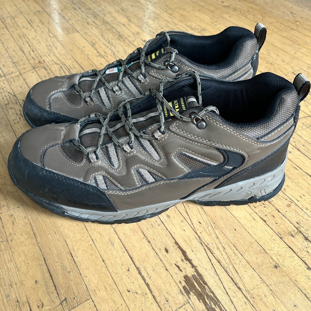Men's work steel toe boots, used just once, in excellent condition